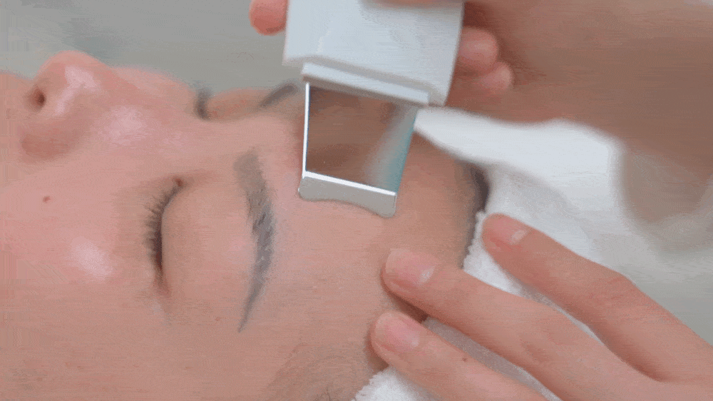 揭秘!郑州街头那些拥有水光肌的小姐姐,好皮肤都是怎么养成的?