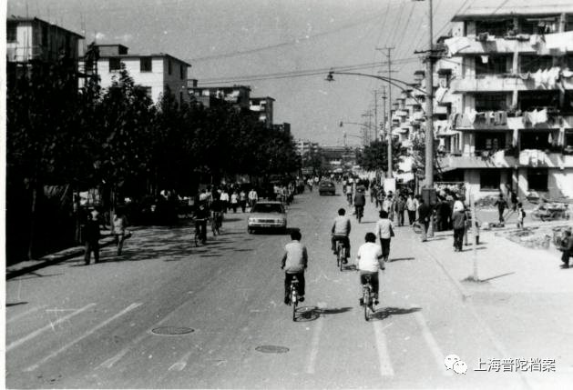 1954年宜川路辟筑.1956年由宝山县划入普陀区.