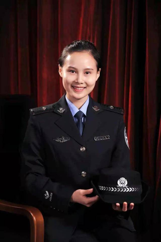 警界"李焕英,警花"母女档…守护我们的"女神,谢谢