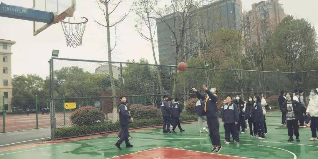 少年强,激情扬校园——记上饶市实验中学美育体育教学
