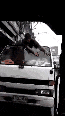 搞笑gif:如果你有这样的朋友,赶紧告诉他,他不孤单!