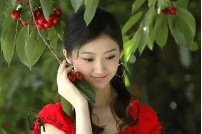 景甜,以"背景"服人