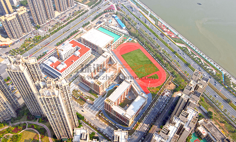 据珠海特区报消息:备受关注的航空新城中学,即将于本月搬入新校址