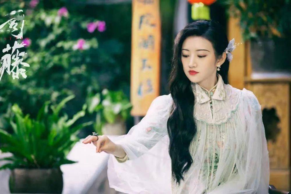 《司藤》影评:全网都在夸,她真的翻身了?