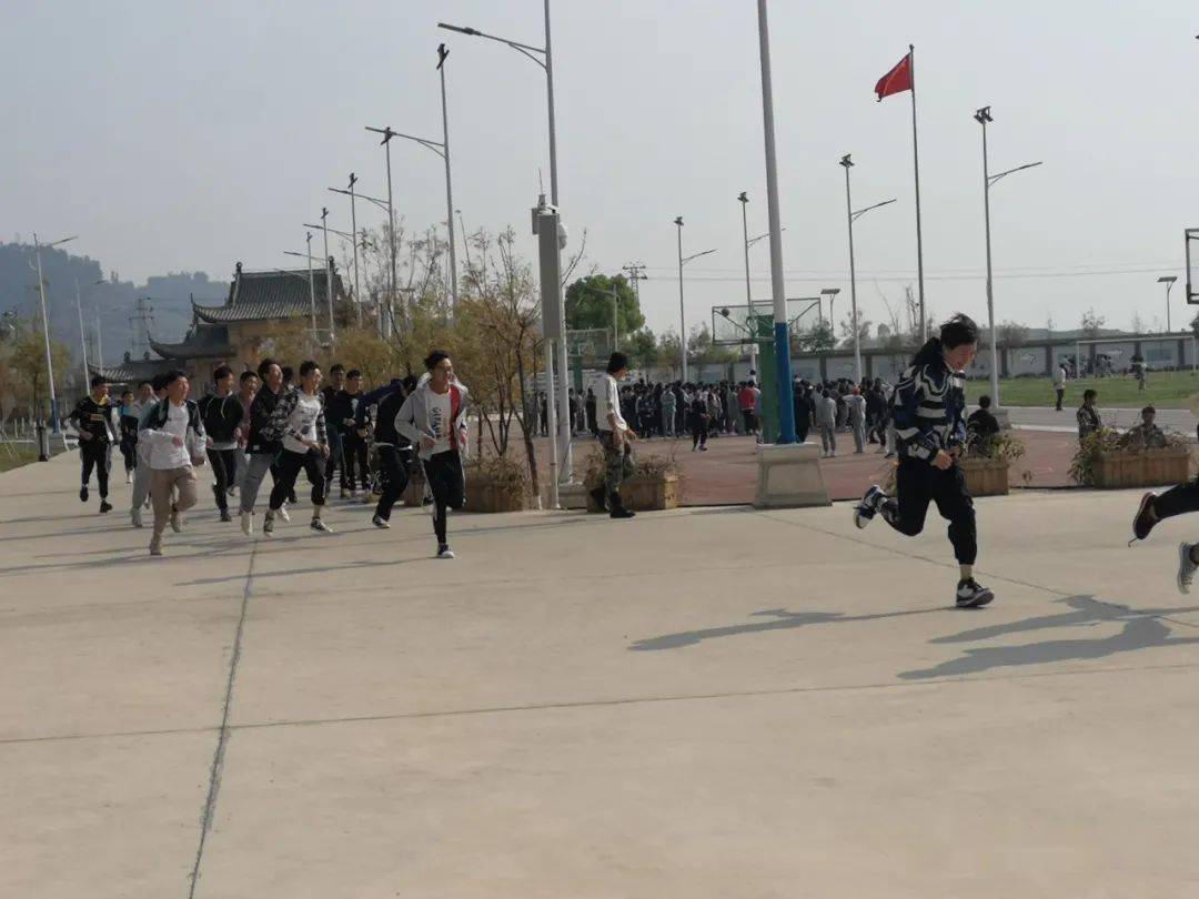 澄江市职业高级中学"反恐防暴"应急演练