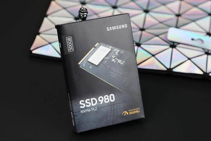 读取超3500mbs三星980nvmem2高性能固态硬盘评测