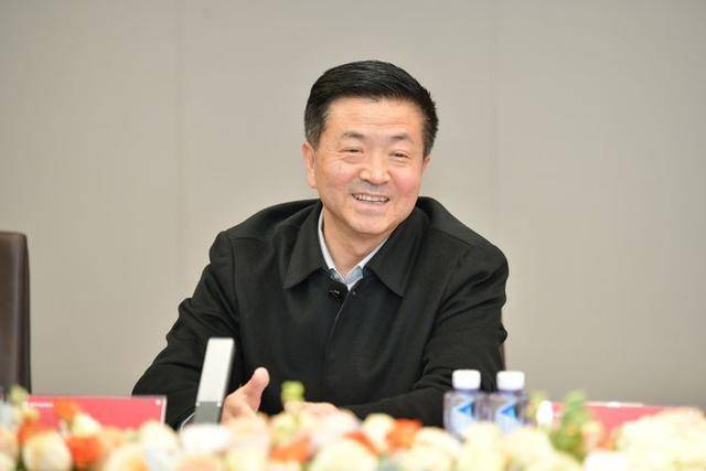河南省军区党委书记,政委徐元鸿莅临鹏宇集团考察指导