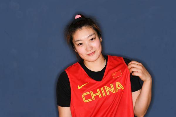 李梦全场62分6篮板4抢断!她是中国女篮的"勒布朗梦"