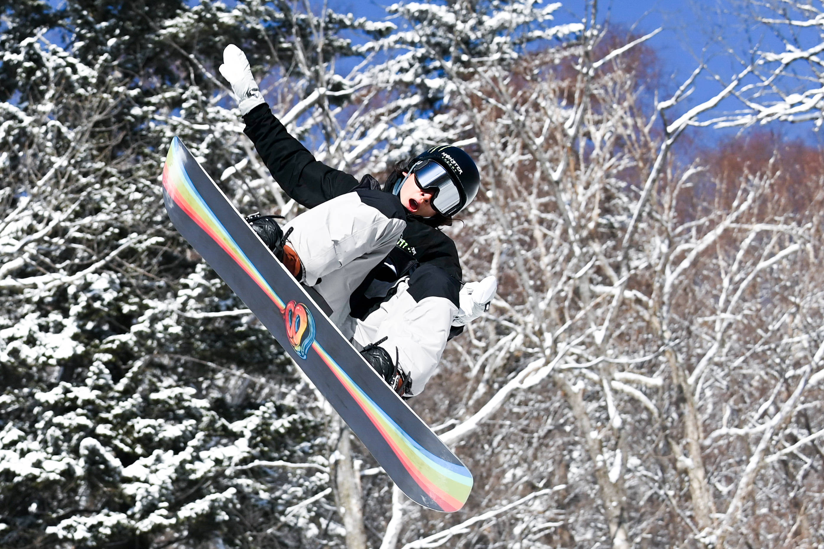 单板滑雪全国锦标赛苏翊鸣获坡面障碍技巧冠军
