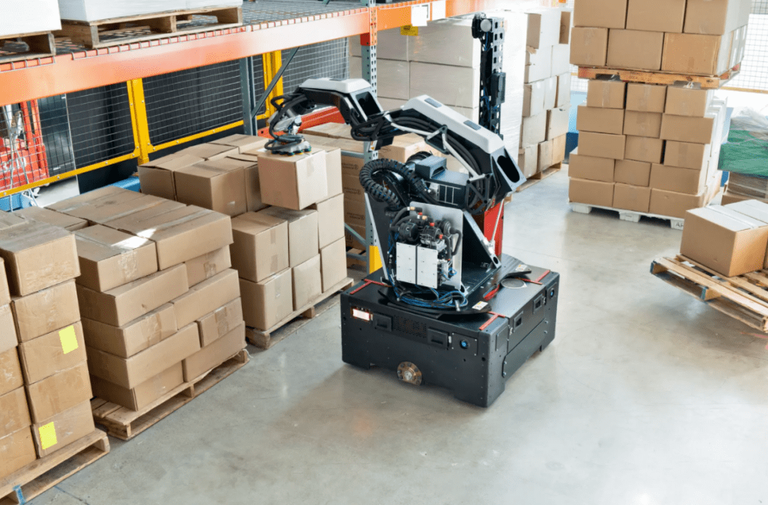 每小时移动800例货箱,波士顿动力推出商用仓储机器人strentch