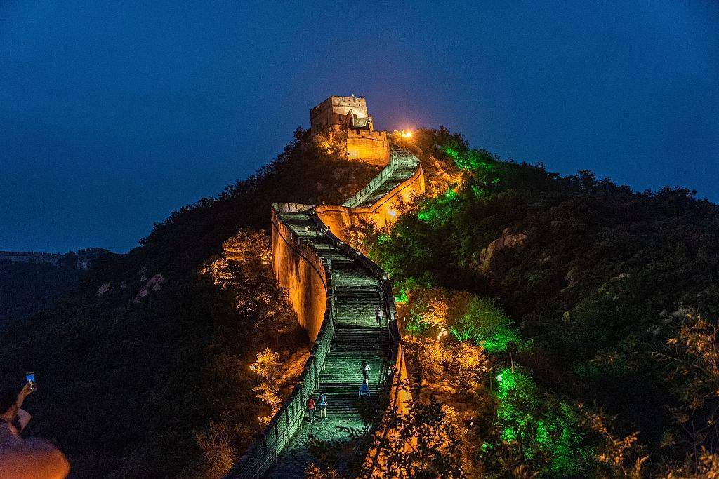 北京,八达岭长城美丽夜景.(来源:视觉中国)