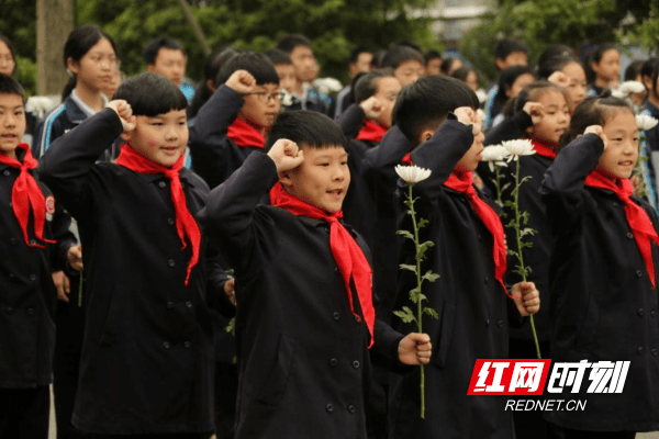 清明节的思念与敬意,他们用这样的方式表达