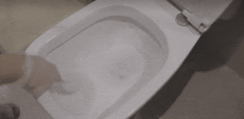 34岁女生买下140㎡豪宅独居,每天直播做家务:收纳其实