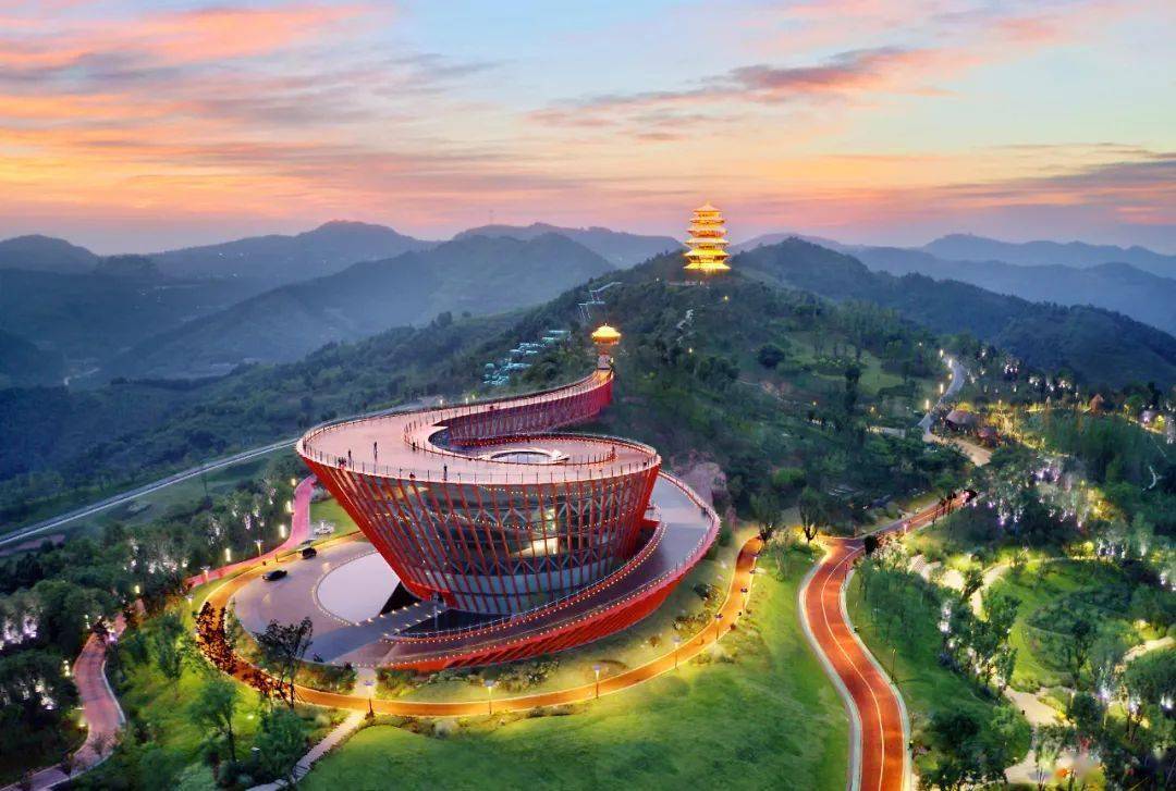 成都龙泉山丹景台.朱建国 摄