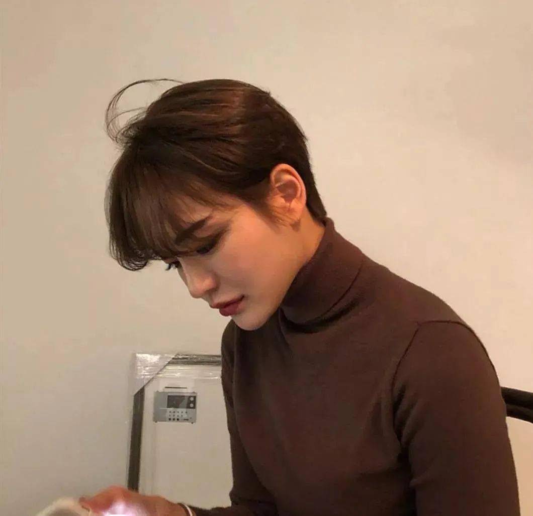 露耳超短发,减龄绝对的神!_女生