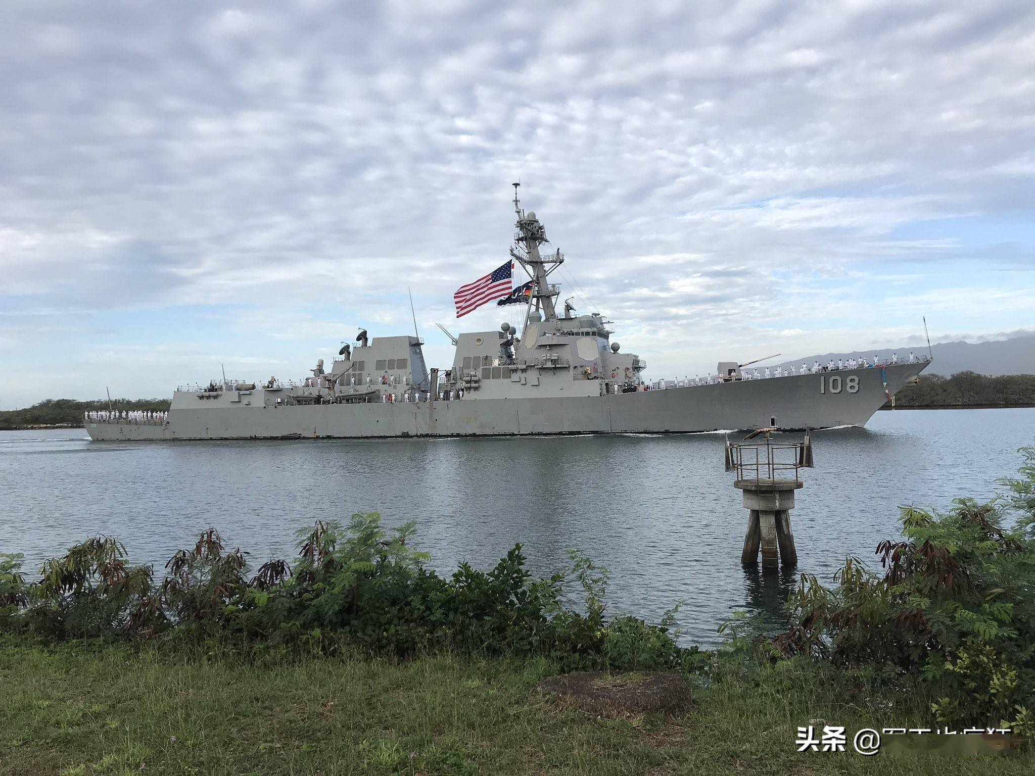 四十年建成100艘美国海军第100艘宙斯盾舰下水