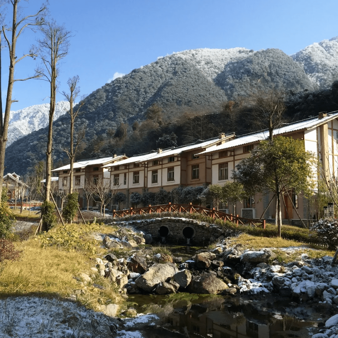 达瓦更扎景区和神木垒景区