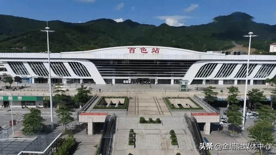 老乡:幸福来得太突然了_百色
