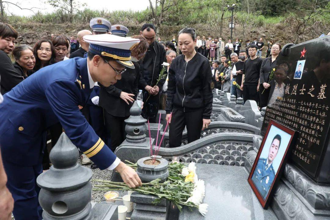 今天,我们接丰晨敏烈士回家!_开化县