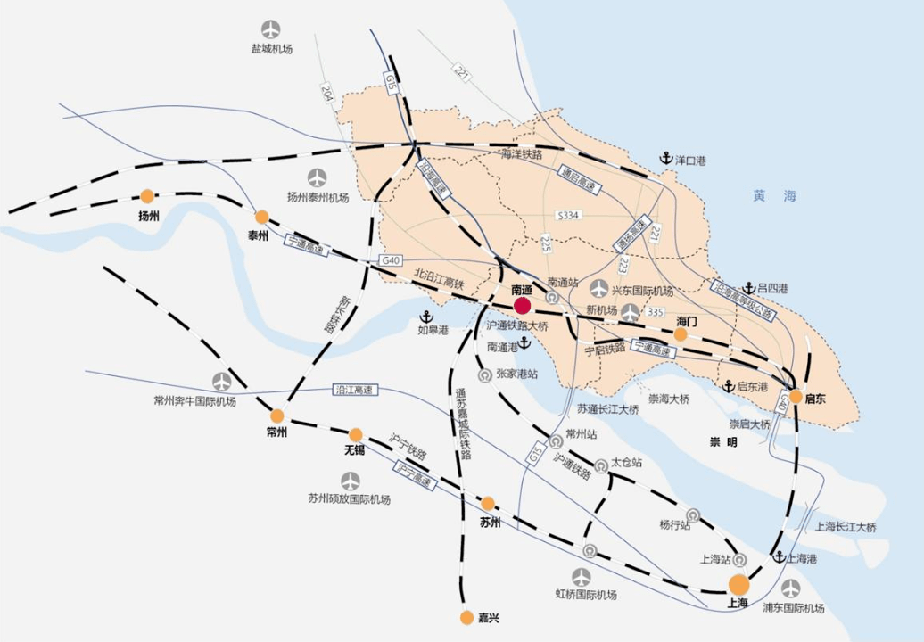 紧紧围绕通州湾新出海口和南通新机场两大枢纽,大力强化交通基础设施