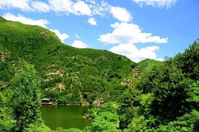 这个京郊的冷门景区,山雄水秀,林荫溪美,让人感觉恍若世外!
