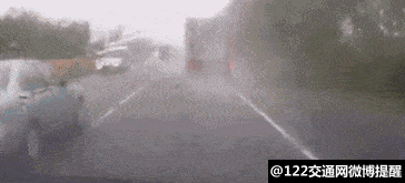 应急科普雨天行车安全提示