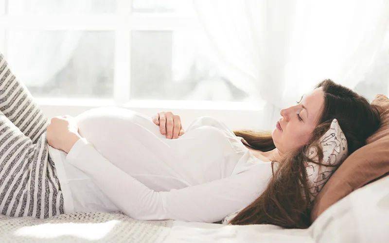 被滥用的"卧床休息"_孕妇