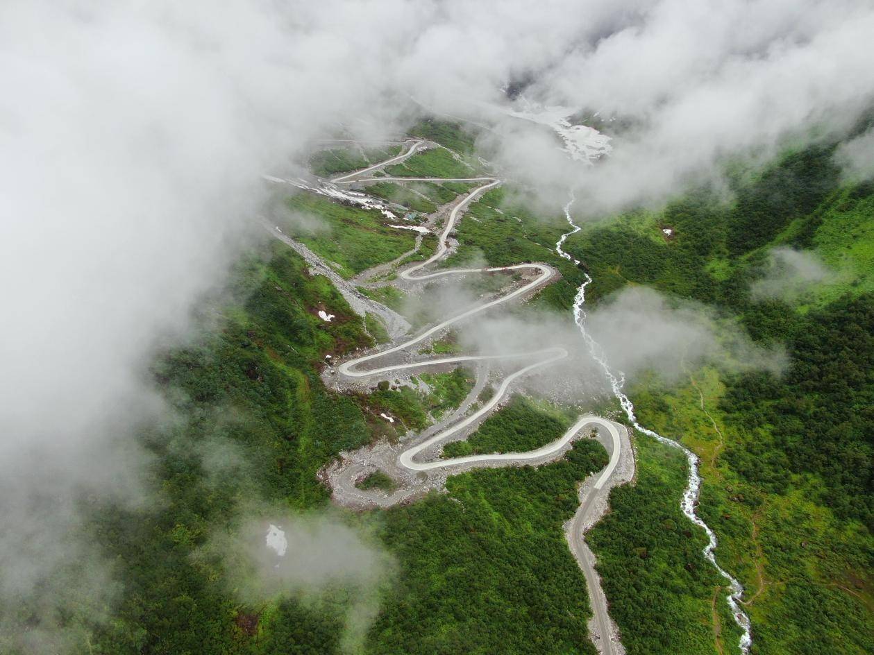 西藏派墨公路全线贯通_墨脱县