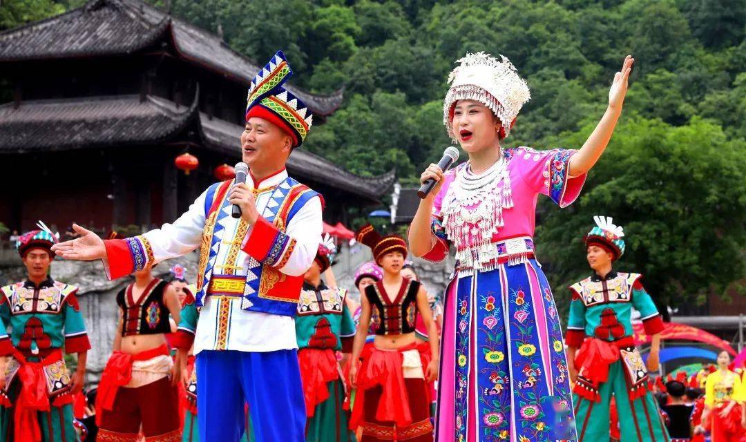 2021·第十届中国乌江苗族踩花山节在彭水开幕