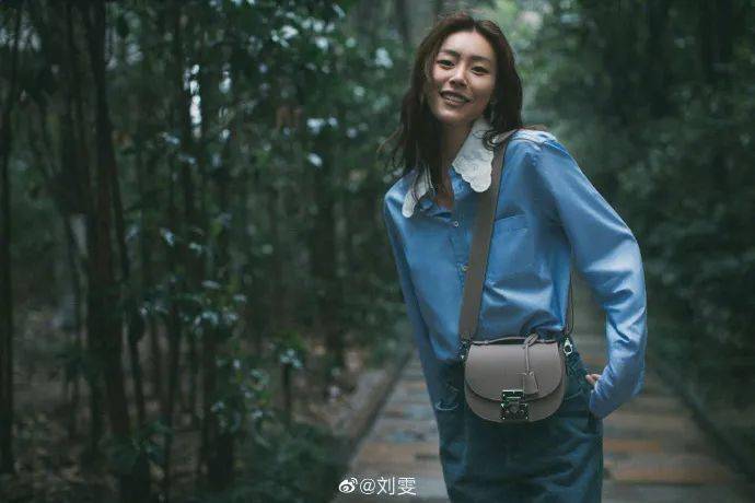 刘雯700平工作室大曝光!品味一绝,屋如其人!网友:小刘