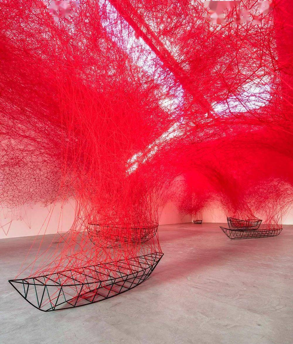 日本装置艺术家chiharu shiota | 线的沉迷