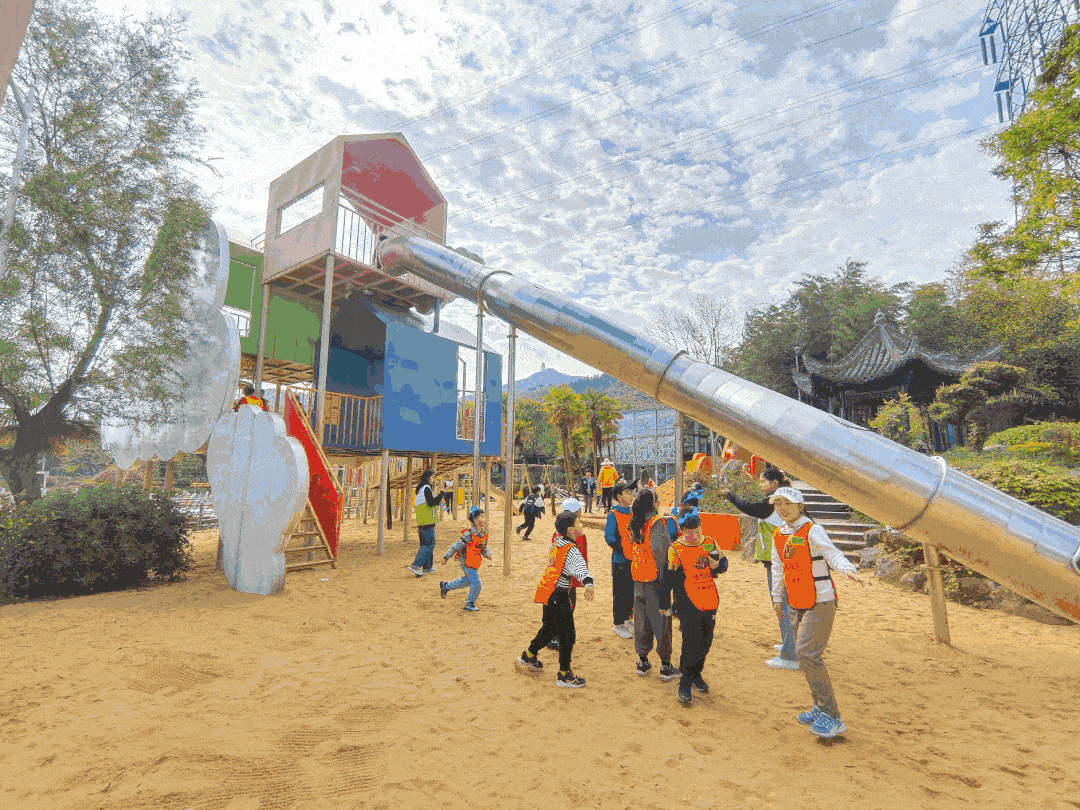 六一期间永泉也将在园区内设置十个打卡点,集卡完成可领取神秘好礼哦