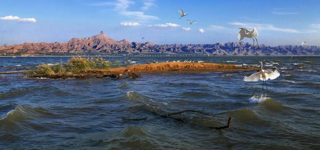 代表景点乌海湖风景区甘德尔山奇峡谷满巴拉僧庙金沙湾生态旅游区草