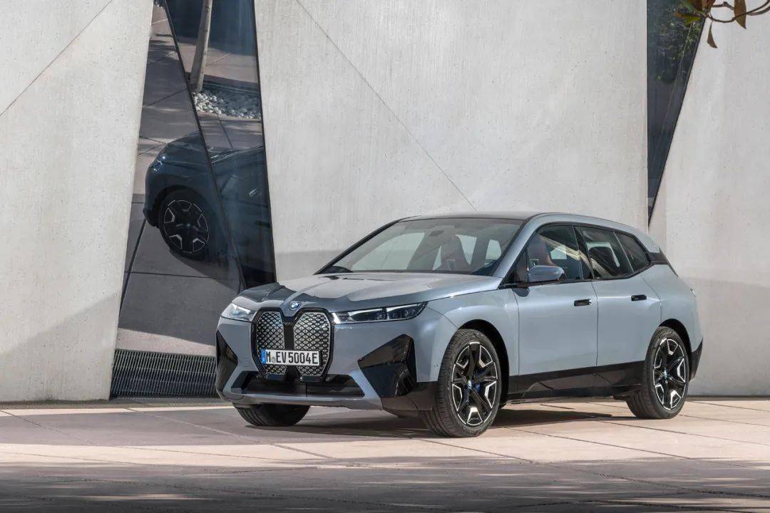 宝马ix将上市两款车型xdrive40和xdrive50明年将发布ixm60