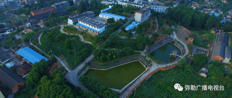 2017年,国有林场改革后,林场更名为弥勒市竹园国有林场,下设清河,酒房