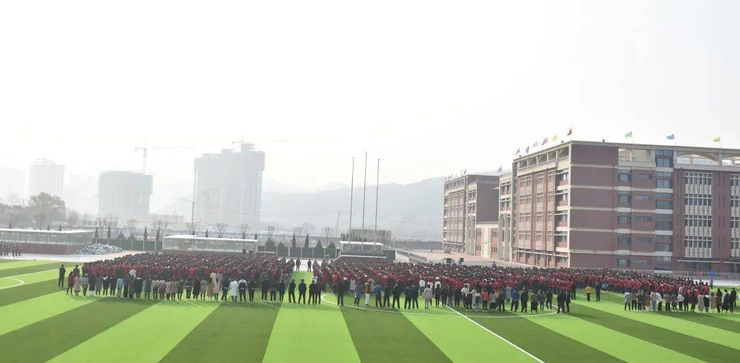 子长市中学勤学终得榜上名青春奋斗正当时