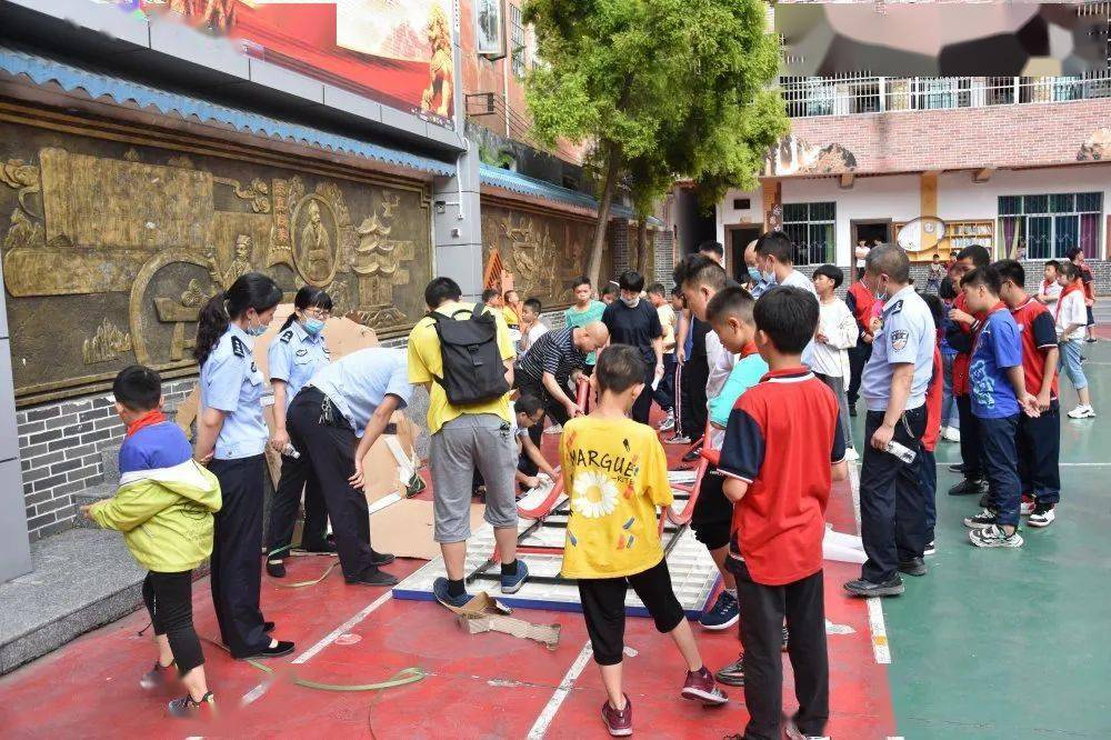 后勤管理党支部到黔西南州盲聋哑学校联合开展我为群众办实事实践活动