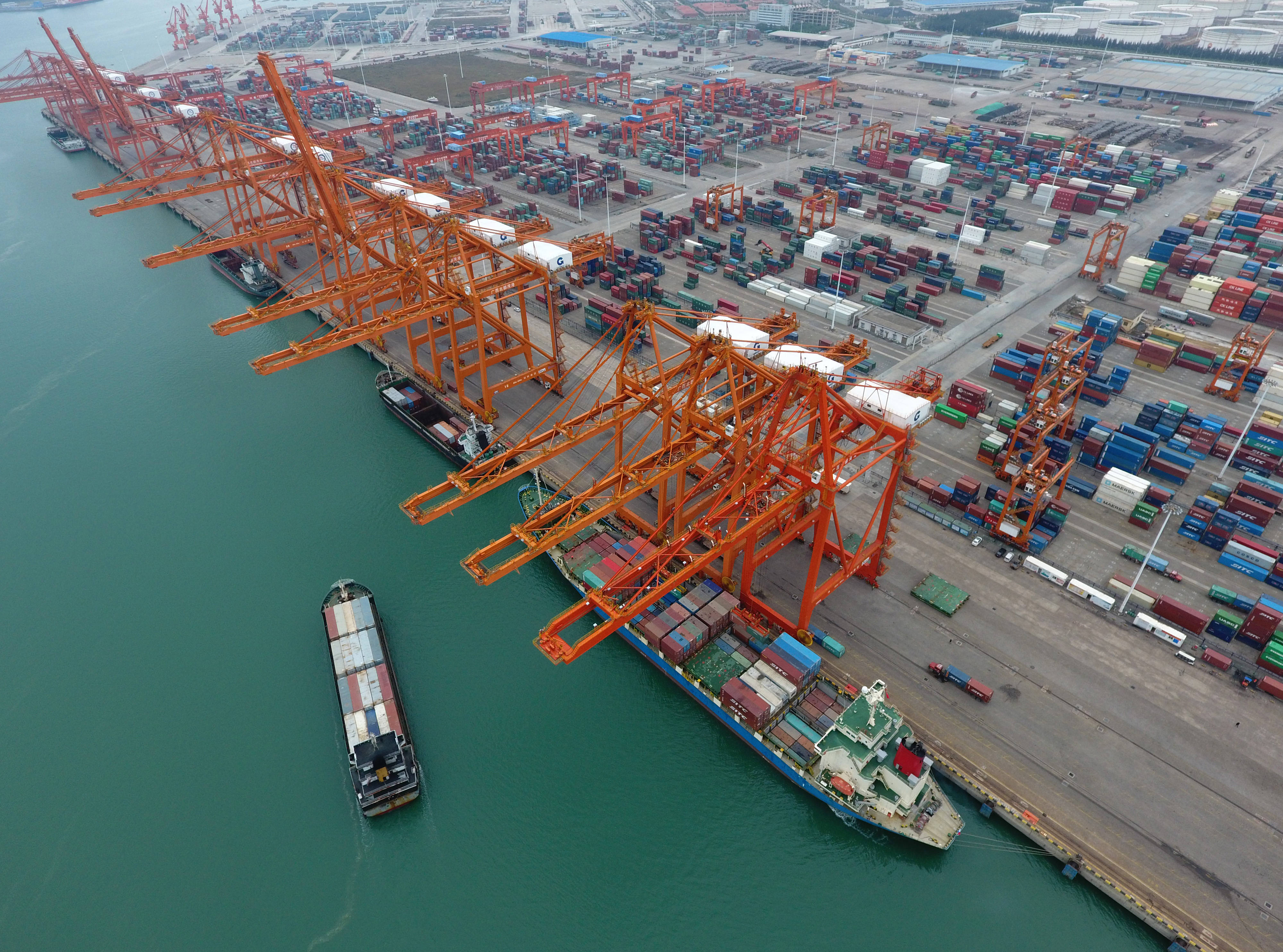这是广西钦州港(无人机照片,2018年1月10日摄).
