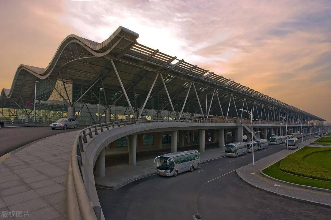 郑州新郑国际机场在中部第一货运机场的竞争中,新郑机场毫无疑问是第