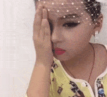 搞笑gif:哥们别这样,小姐姐都被你吓住了