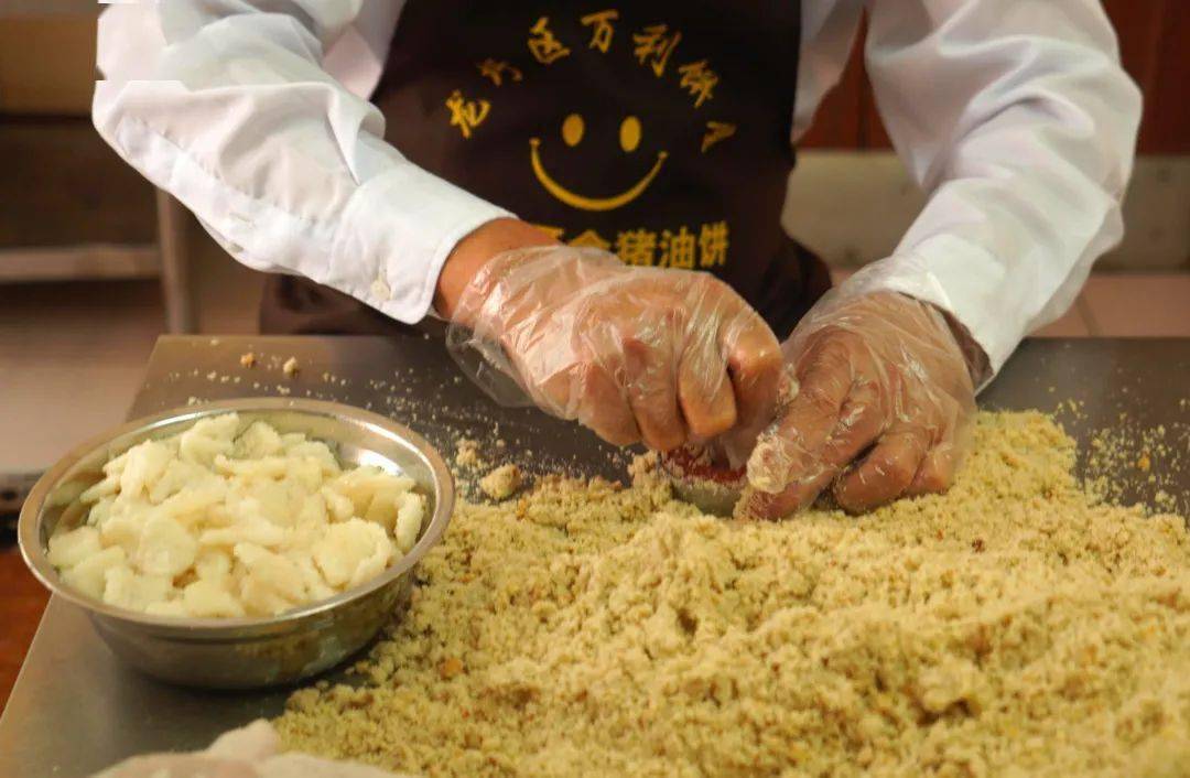 梧州美食大赏香酥可口的猪油饼鸡仔饼耐人寻味的家乡味道