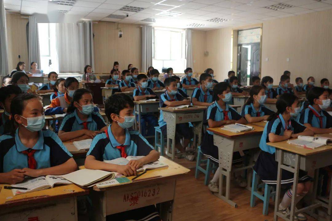 库车县第三中学举办聚焦英语"生本教育教学课堂"活动