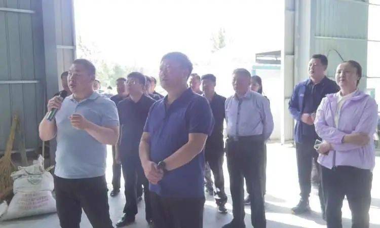(来源:扎鲁特旗广播电视台) 6月10日,呼伦贝尔市新巴尔虎右旗委副