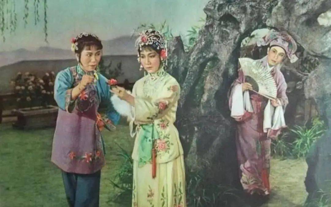 1995年的春节联欢晚会上,赵丽蓉老师演绎的小品《如此包装》火遍大江