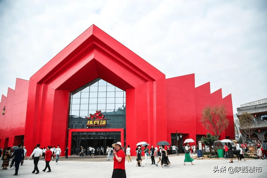 延安红街整体采用延安古建筑风格 包括主题街区,红色讲堂,沉浸演艺