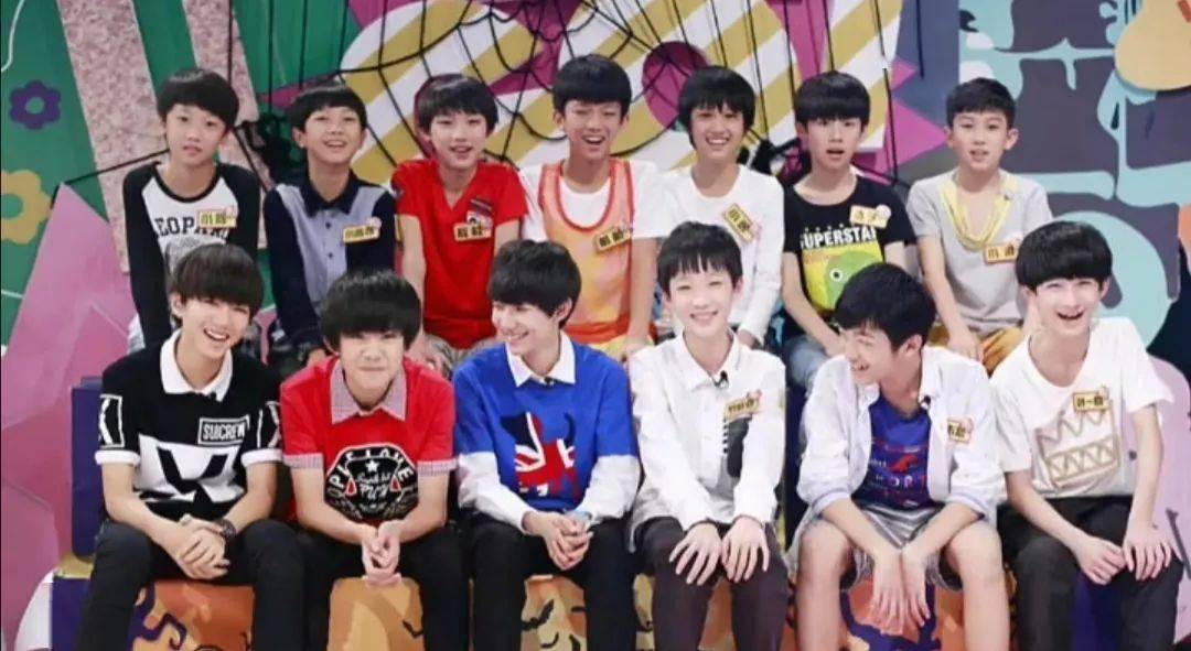 哈哈哈!tf家族合影,tfboys的表情被粉丝解读的好真实!