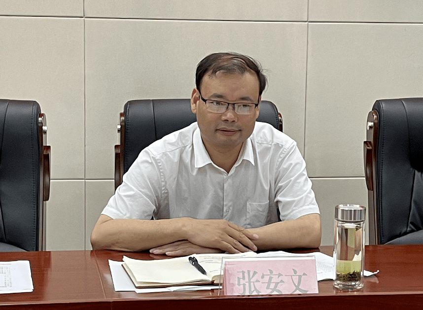 县政府副县长张安文出席会议并讲话,座谈会由团县委书记张晓