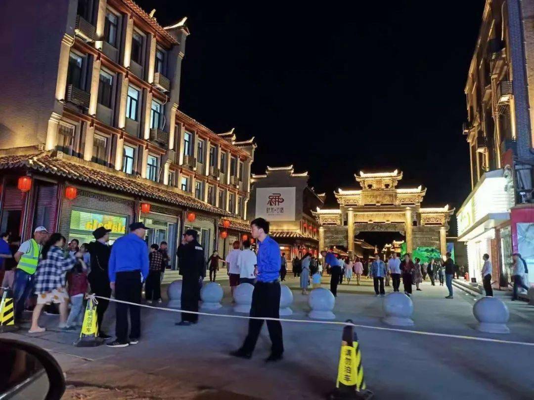 栟茶的夜景保障自身安全所以还需要大家减少到古镇活动可能会存在不