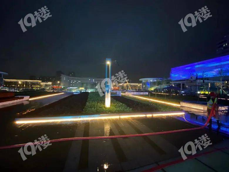 江南摩尔和摩天轮这波夜景太赞了!嘉兴网友现场实拍:!