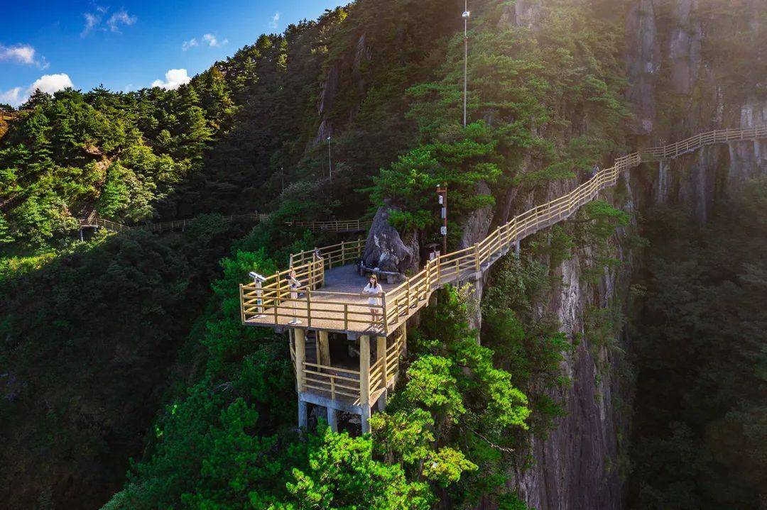 视频号 / 小红书 明月山旅游度假区搜索 微博:明月山风景名胜区